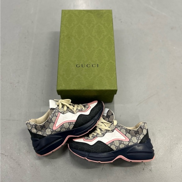 Gucci sneakers - Picture 1 of 4